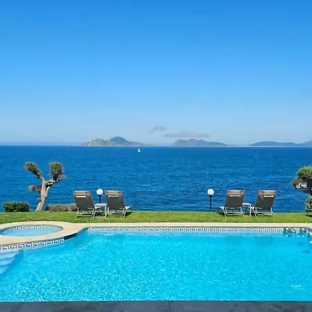 Ocean Breeze Pensión 3*